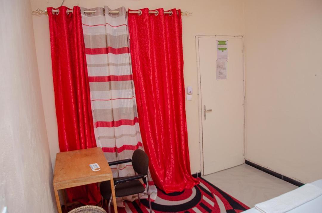 Ker Adja Lägenhet Ziguinchor Exteriör bild